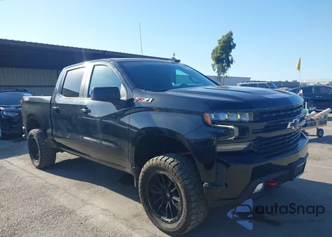 2021 Chevrolet Silverado 1500 4Wd Short Bed Lt Trail Boss z USA, uszkodzony, nr VIN 3GCPYFED9MG362528